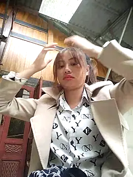 Dung-Thao19 online show from 10/26/25, 05:52