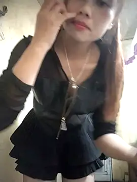 Dung-Thao19 online show from 10/29/25, 01:48