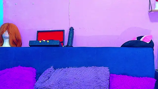 Snapshot of CristalRose chatting on 12/04/25, 05:12 CristalRose online show from 12/04/25, 05:12