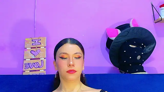 CristalRose online show from 04/09/26, 10:16