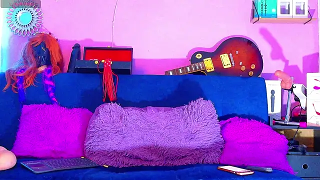 Snapshot of CristalRose chatting on 11/26/25, 12:10 CristalRose online show from 11/26/25, 12:10