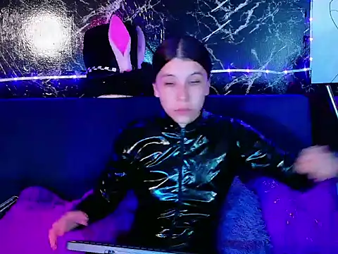CristalRose online show from 05/18/26, 06:56