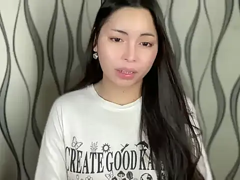 Snapshot of lovekatexx chatting on 11/15/25, 04:05 lovekatexx online show from 11/15/25, 04:05