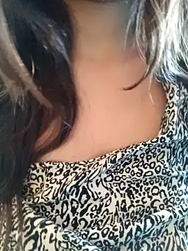 Hott Muskan online show from 12/23/25, 10:03