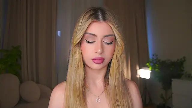 GeorginaHarn online show from 04/19/26, 08:04