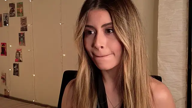 Snapshot of GeorginaHarn chatting on 10/16/25, 08:33 GeorginaHarn online show from 10/16/25, 08:33