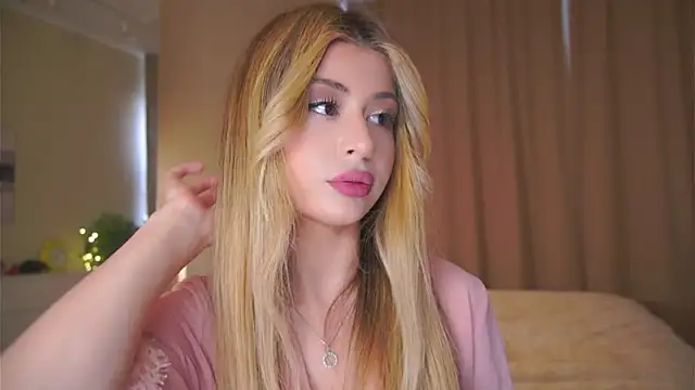 GeorginaHarn online show from 04/01/26, 08:04