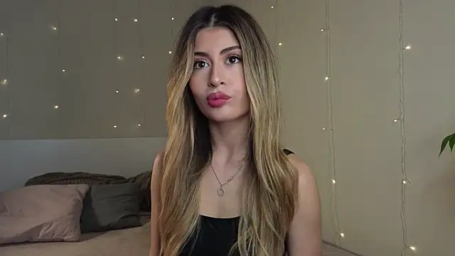 GeorginaHarn online show from 10/28/25, 08:13