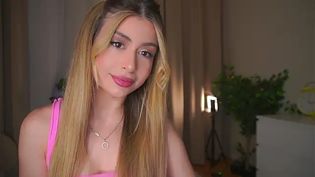 Snapshot of GeorginaHarn chatting on 04/22/26, 08:10 GeorginaHarn online show from 04/22/26, 08:10