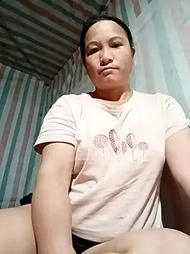 Snapshot of Love-Mama33 chatting on 11/17/25, 11:20 Love-Mama33 online show from 11/17/25, 11:20