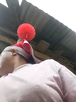 Snapshot of Love-Mama33 chatting on 10/26/25, 02:34 Love-Mama33 online show from 10/26/25, 02:34