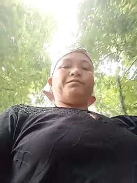 Snapshot of Love-Mama33 chatting on 10/16/25, 12:30 Love-Mama33 online show from 10/16/25, 12:30