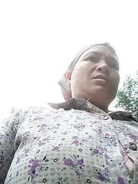 Snapshot of Love-Mama33 chatting on 11/20/25, 12:44 Love-Mama33 online show from 11/20/25, 12:44