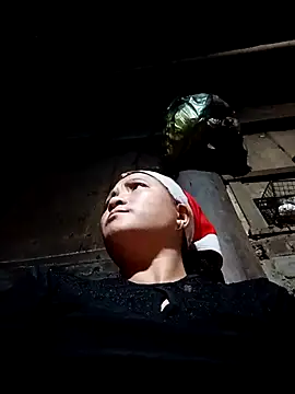 Snapshot of Love-Mama33 chatting on 11/01/25, 12:43 Love-Mama33 online show from 11/01/25, 12:43