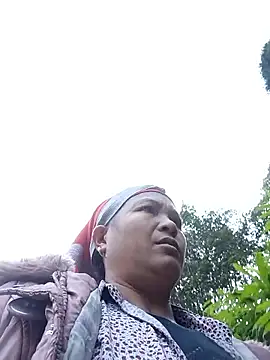 Snapshot of Love-Mama33 chatting on 11/25/25, 12:55 Love-Mama33 online show from 11/25/25, 12:55