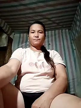 Snapshot of Love-Mama33 chatting on 11/05/25, 12:30 Love-Mama33 online show from 11/05/25, 12:30