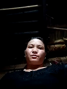 Snapshot of Love-Mama33 chatting on 10/15/25, 12:13 Love-Mama33 online show from 10/15/25, 12:13