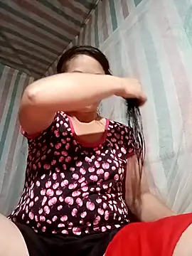 Snapshot of Love-Mama33 chatting on 11/15/25, 01:48 Love-Mama33 online show from 11/15/25, 01:48