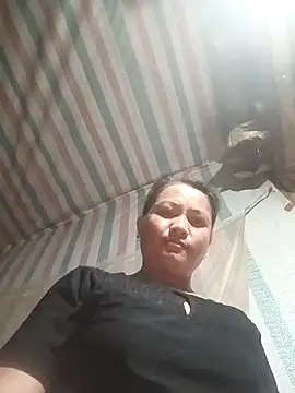 Snapshot of Love-Mama33 chatting on 10/30/25, 10:50 Love-Mama33 online show from 10/30/25, 10:50