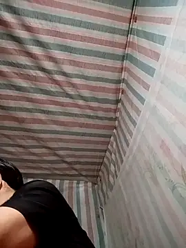 Snapshot of Love-Mama33 chatting on 11/12/25, 11:41 Love-Mama33 online show from 11/12/25, 11:41