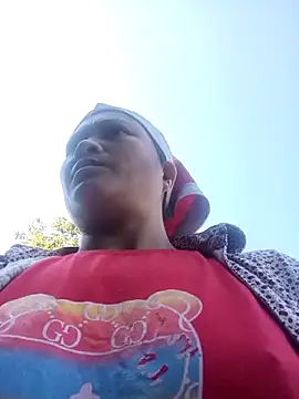 Snapshot of Love-Mama33 chatting on 11/26/25, 02:55 Love-Mama33 online show from 11/26/25, 02:55