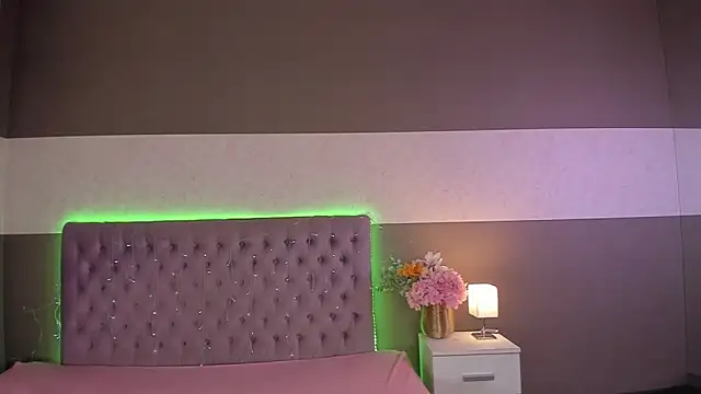 NathalyStars online show from 04/02/26, 12:45