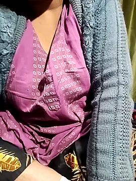 Snapshot of BOBITA_1 chatting on 12/15/25, 01:22 BOBITA 1 online show from 12/15/25, 01:22