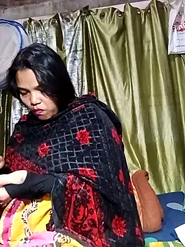 Snapshot of BOBITA_1 chatting on 12/18/25, 04:06 BOBITA 1 online show from 12/18/25, 04:06