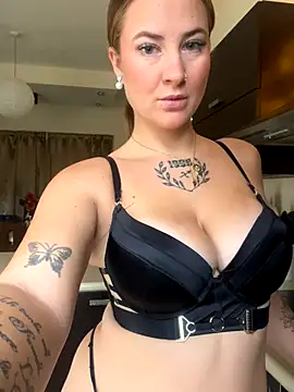 ManjaWinkler online show from 11/26/25, 06:57