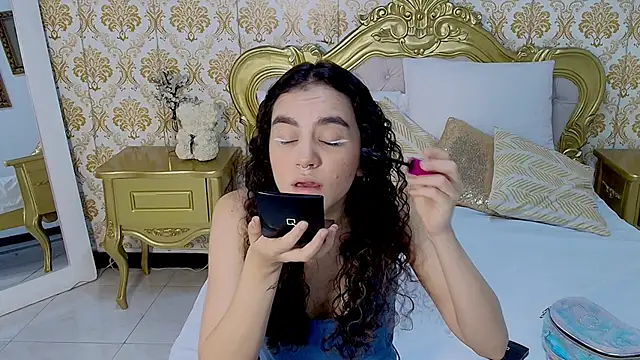 JessB  online show from 10/28/25, 07:35