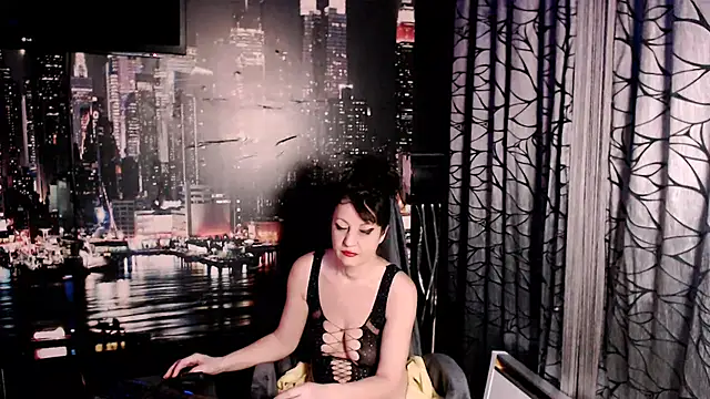 Snapshot of AMOURSWEET2025 chatting on 11/19/25, 01:22 AMOURSWEET2025 online show from 11/19/25, 01:22