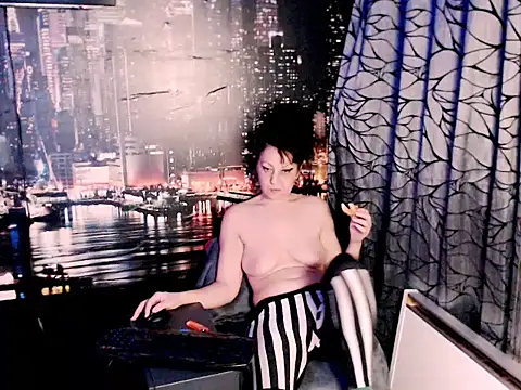 Snapshot of AMOURSWEET2025 chatting on 10/31/25, 03:41 AMOURSWEET2025 online show from 10/31/25, 03:41