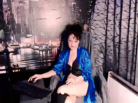 Snapshot of AMOURSWEET2025 chatting on 11/29/25, 04:18 AMOURSWEET2025 online show from 11/29/25, 04:18