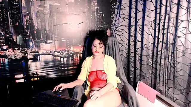 Snapshot of AMOURSWEET2025 chatting on 12/14/25, 05:07 AMOURSWEET2025 online show from 12/14/25, 05:07