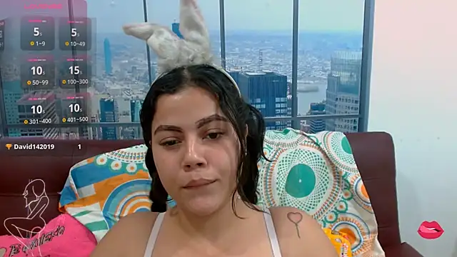 sara hot 18 online show from 11/14/25, 12:09