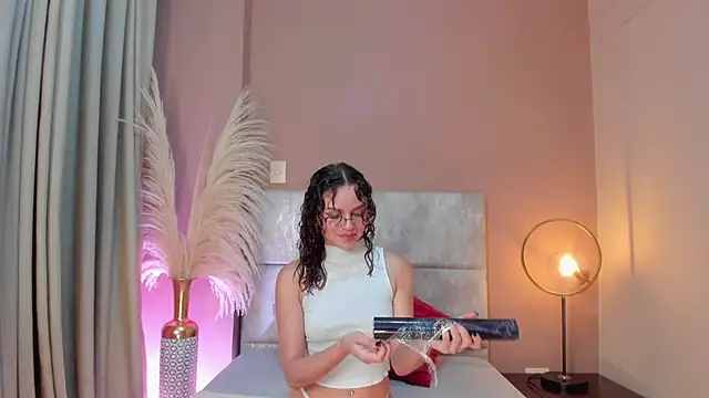 AelinDuvalier online show from 10/27/25, 06:42