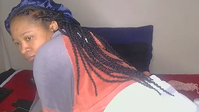 Snapshot of CherieBlushX chatting on 07/13/26, 04:34 CherieBlushX online show from 07/13/26, 04:34