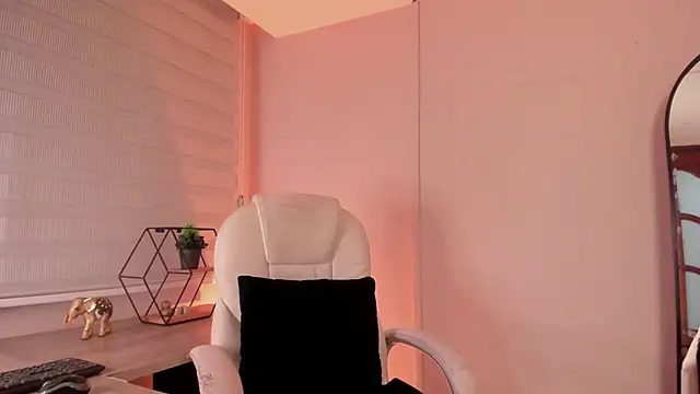 Emma  clark  online show from 03/21/26, 12:31