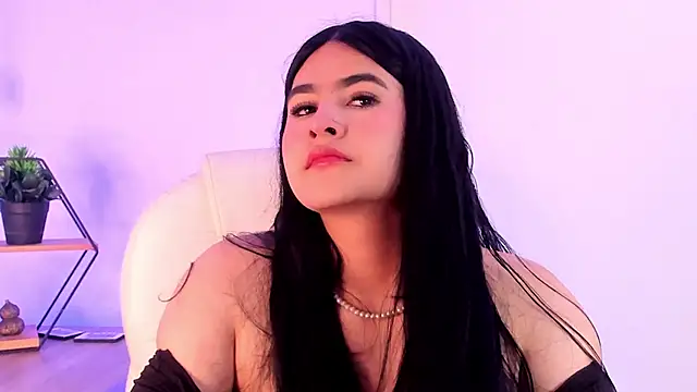 Emma  clark  online show from 11/28/25, 12:49