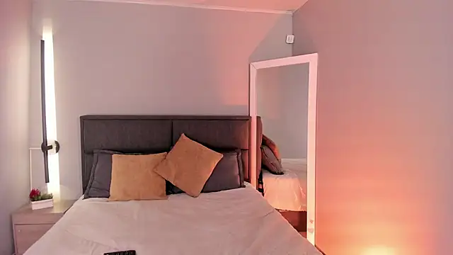 Emma  clark  online show from 01/15/26, 12:52