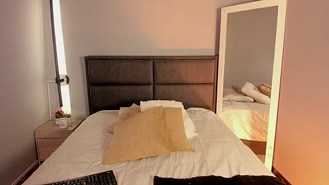 Emma  clark  online show from 03/31/26, 12:29