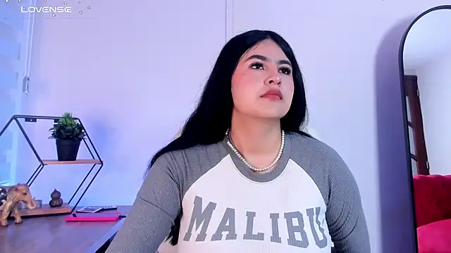 Emma  clark  online show from 11/22/25, 12:26