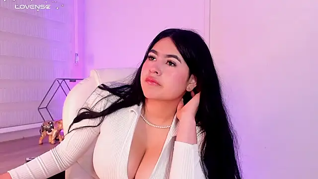 Emma  clark  online show from 11/26/25, 12:27