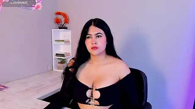 Emma  clark  online show from 09/29/25, 12:33