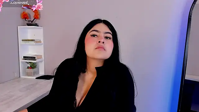 Emma  clark  online show from 10/01/25, 12:09