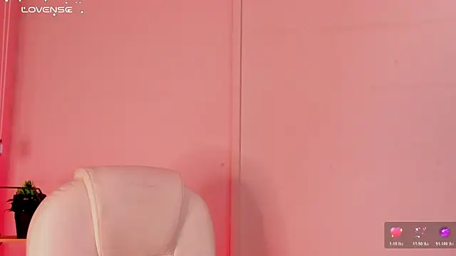 Emma  clark  online show from 11/24/25, 01:00