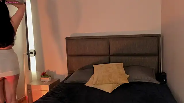 Emma  clark  online show from 04/14/26, 12:21