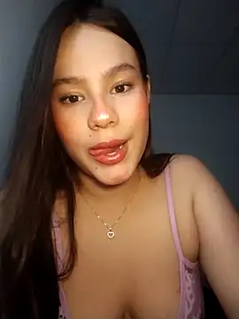 Snapshot of karoline_d chatting on 09/12/25, 03:39 karoline d online show from 09/12/25, 03:39