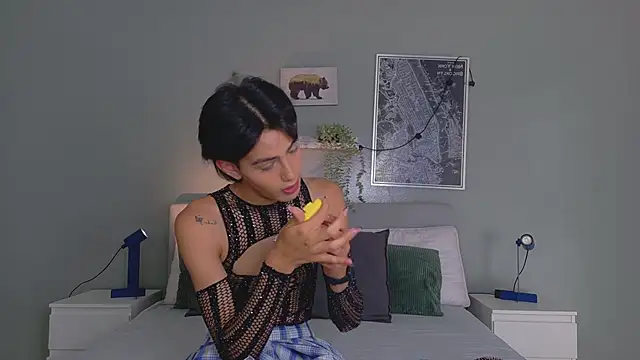 Nickifox   online show from 11/28/25, 09:15