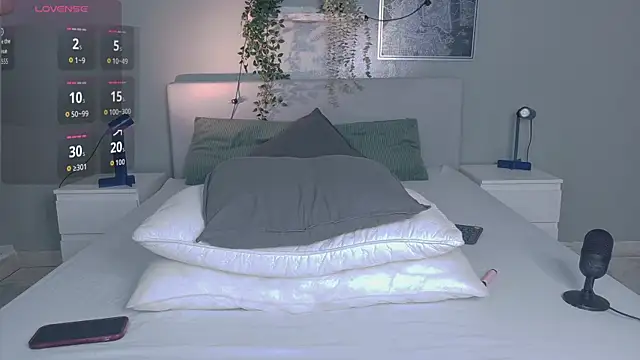 Nickifox   online show from 11/27/25, 07:58